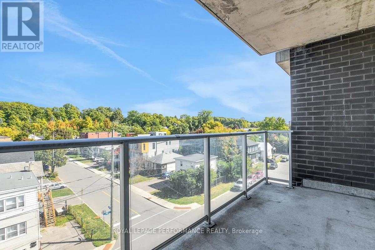 413 - 7 MARQUETTE AVENUE