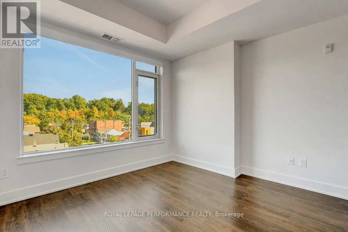413 - 7 MARQUETTE AVENUE