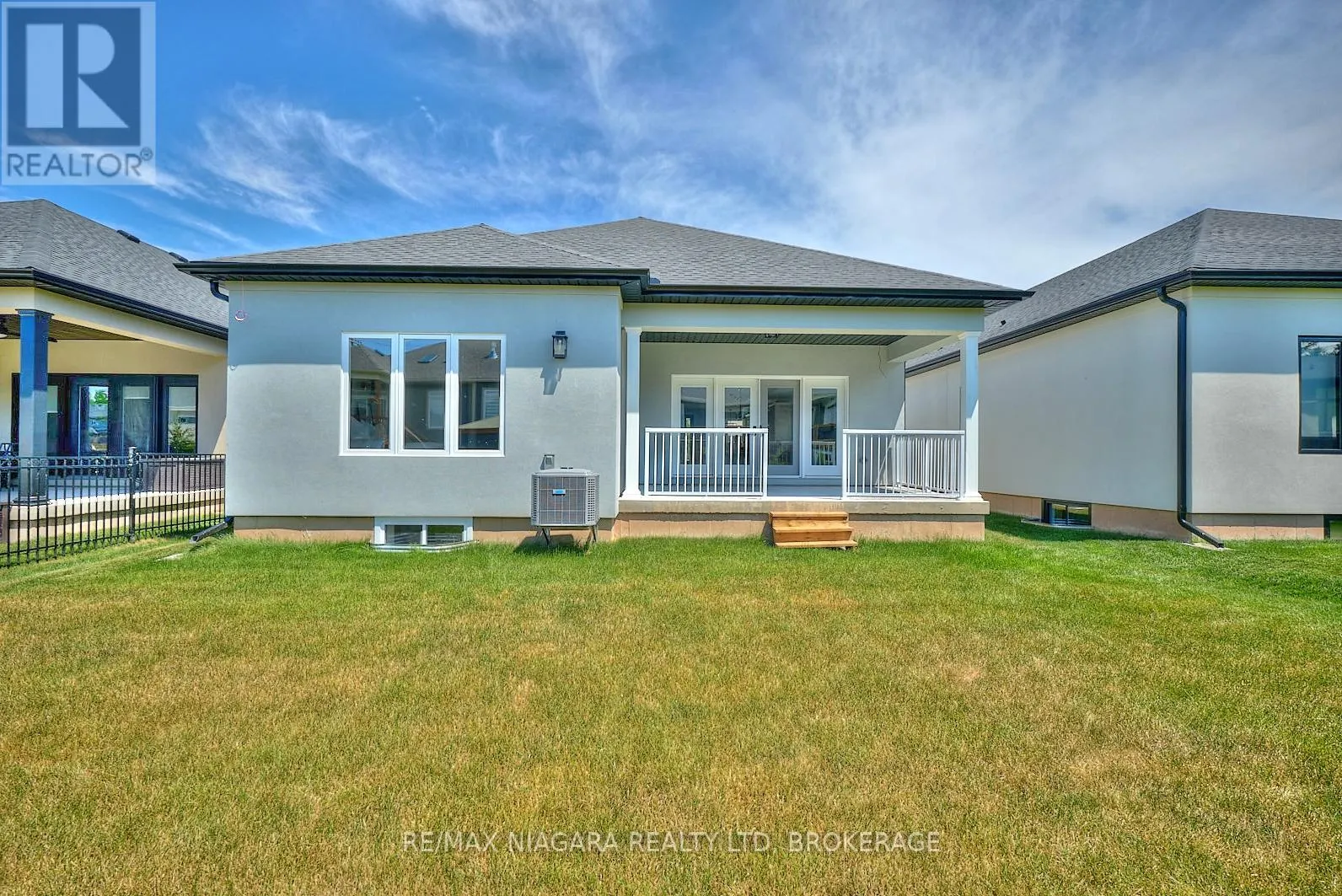 21 SUNRISE COURT N