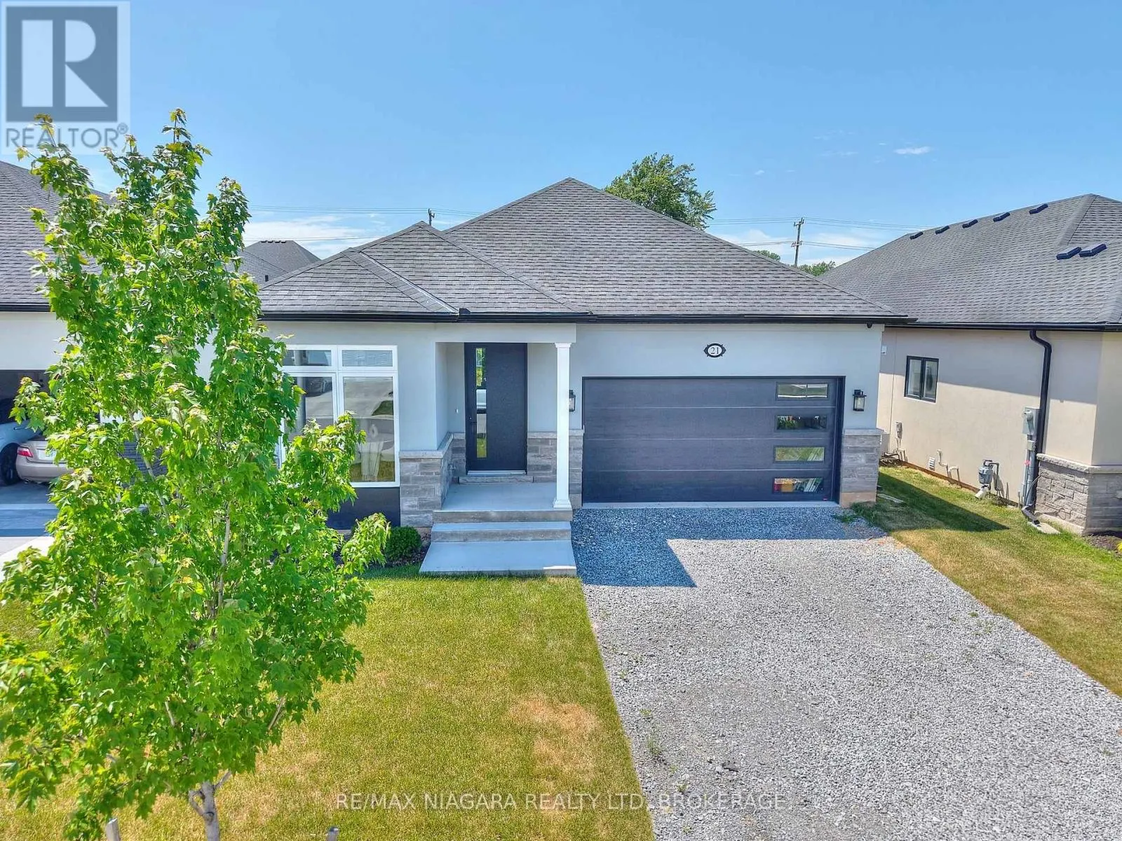 21 SUNRISE COURT N