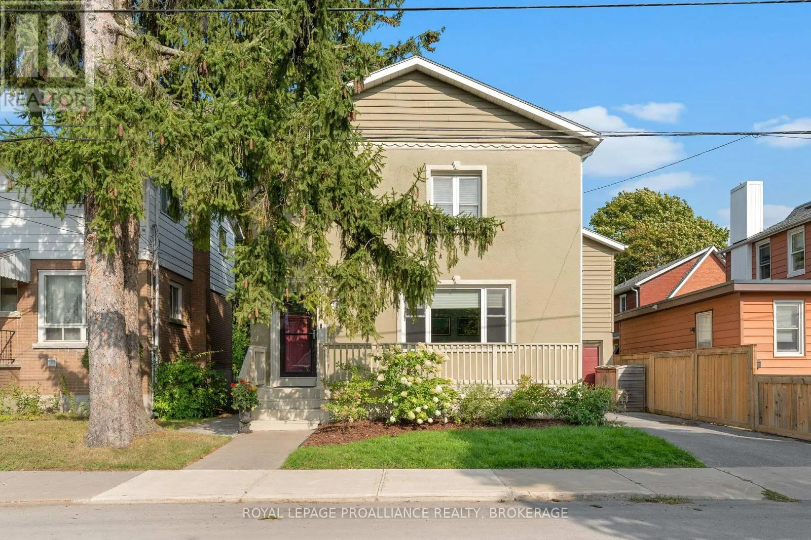 7 TORONTO STREET
