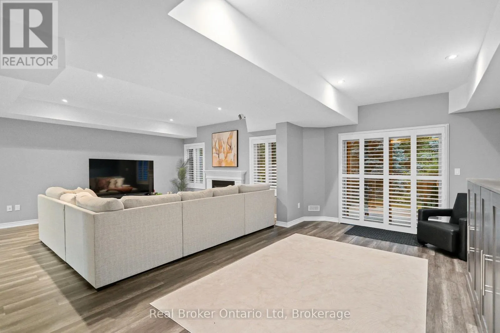 221 MILLVIEW COURT