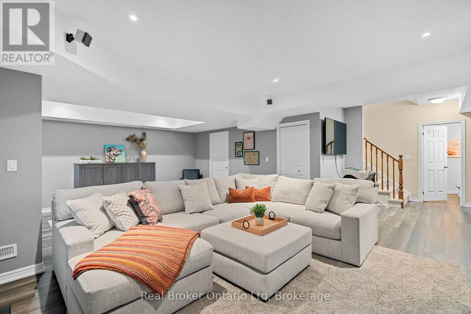 221 MILLVIEW COURT
