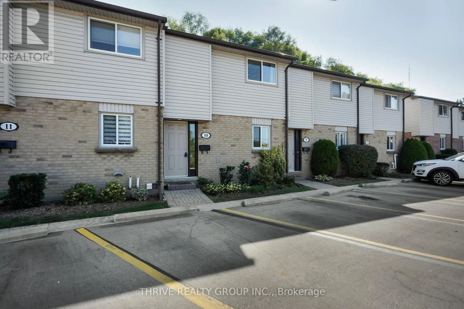 10 - 215 COMMISSIONERS ROAD W, #10