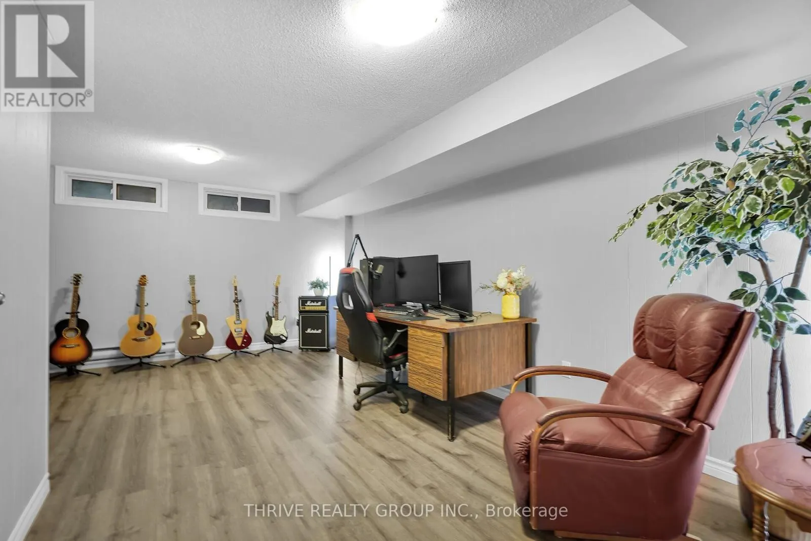 10 - 215 COMMISSIONERS ROAD W, #10