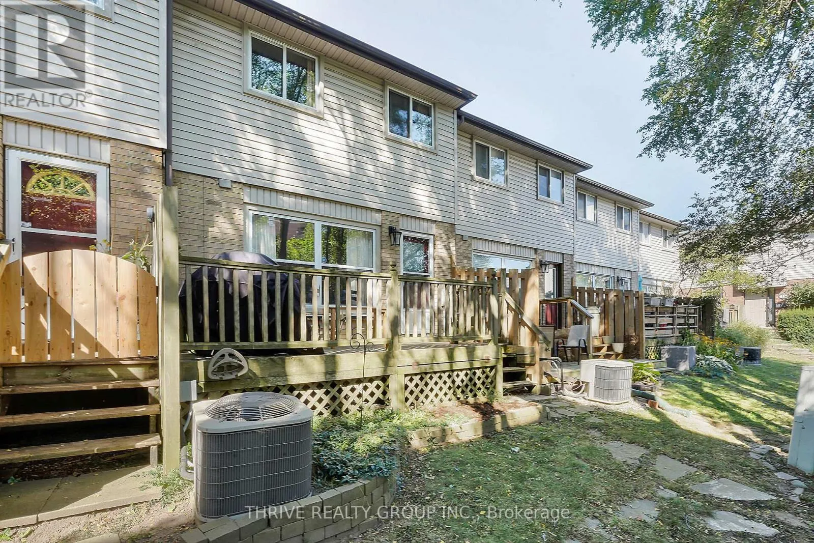 10 - 215 COMMISSIONERS ROAD W, #10