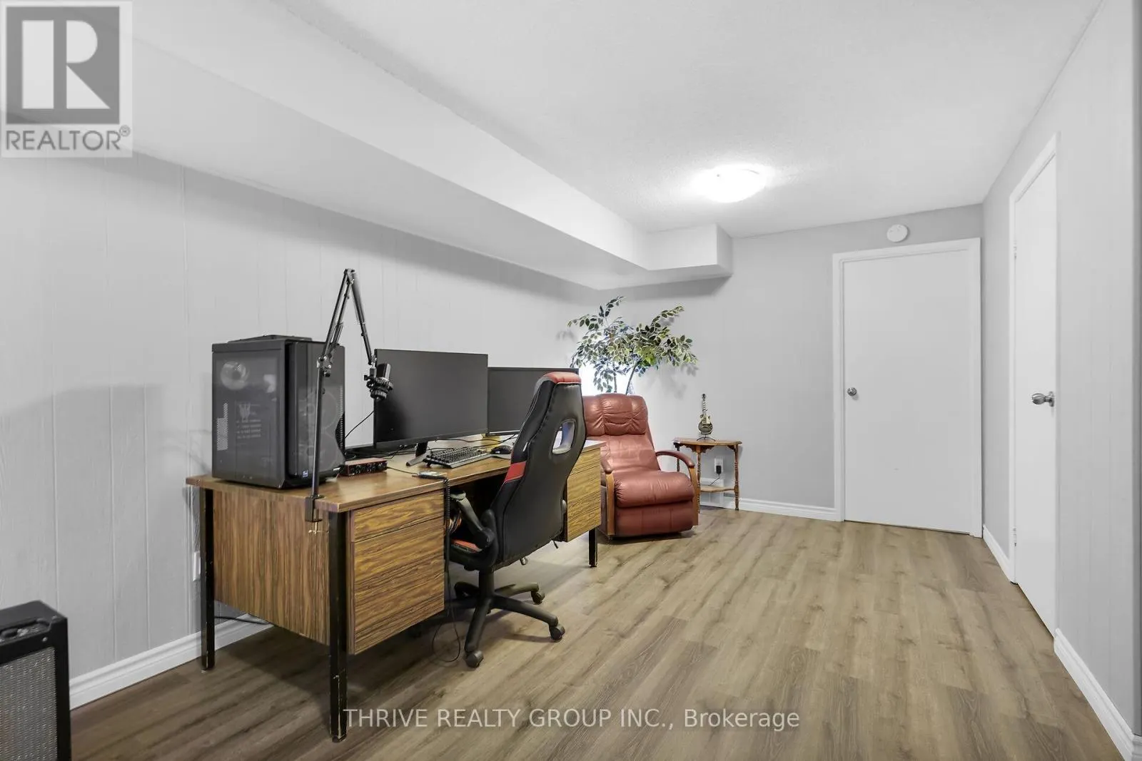 10 - 215 COMMISSIONERS ROAD W, #10