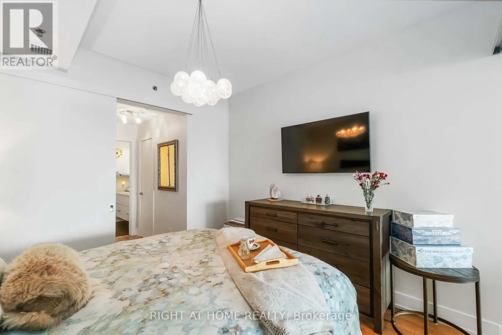 501 - 98 RICHMOND ROAD