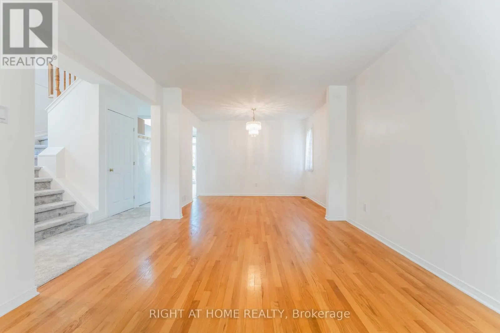 11 WILTSHIRE CIRCLE