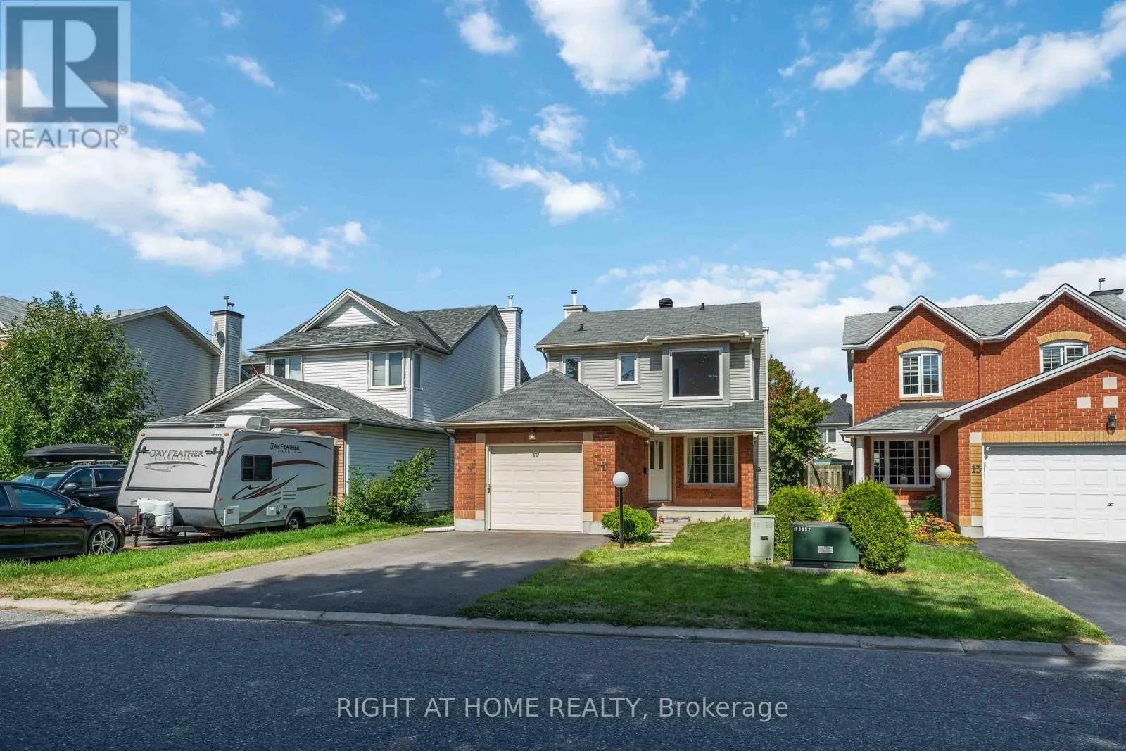 11 WILTSHIRE CIRCLE