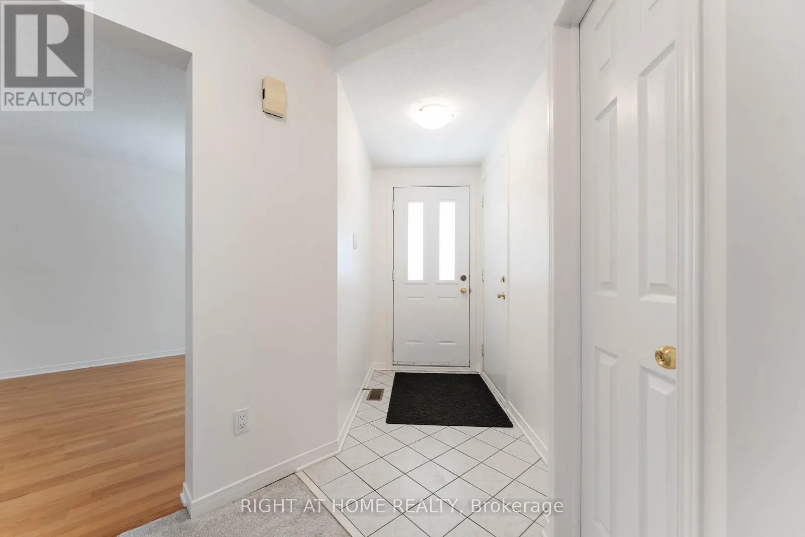 11 WILTSHIRE CIRCLE