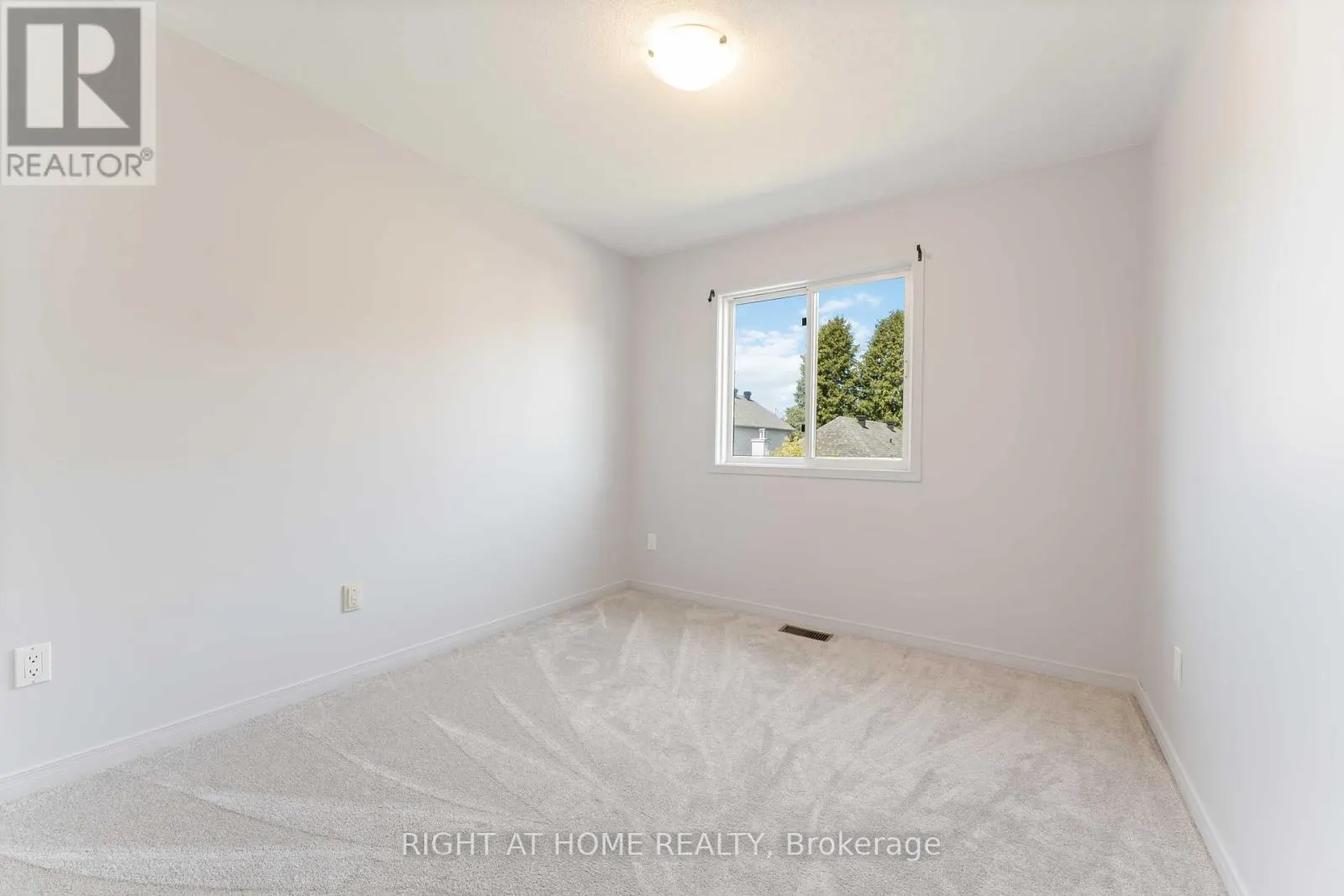 11 WILTSHIRE CIRCLE
