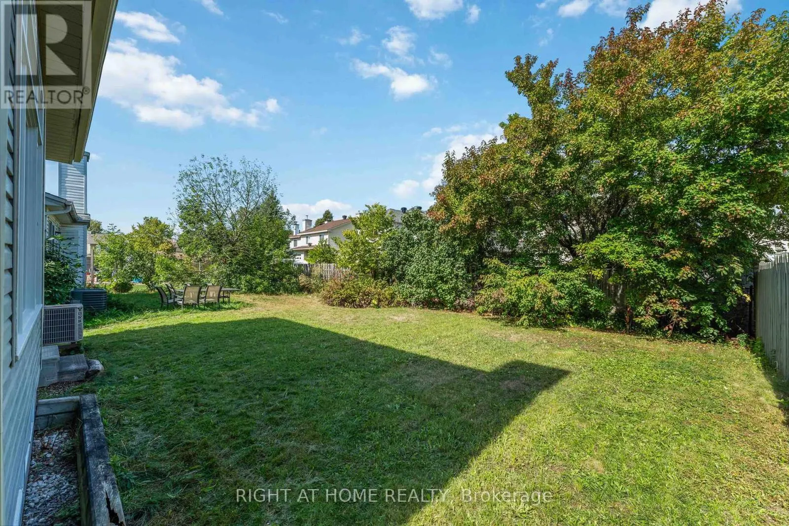 11 WILTSHIRE CIRCLE