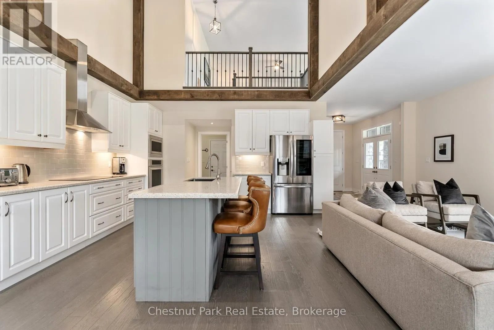 3 BAYPOINT COURT