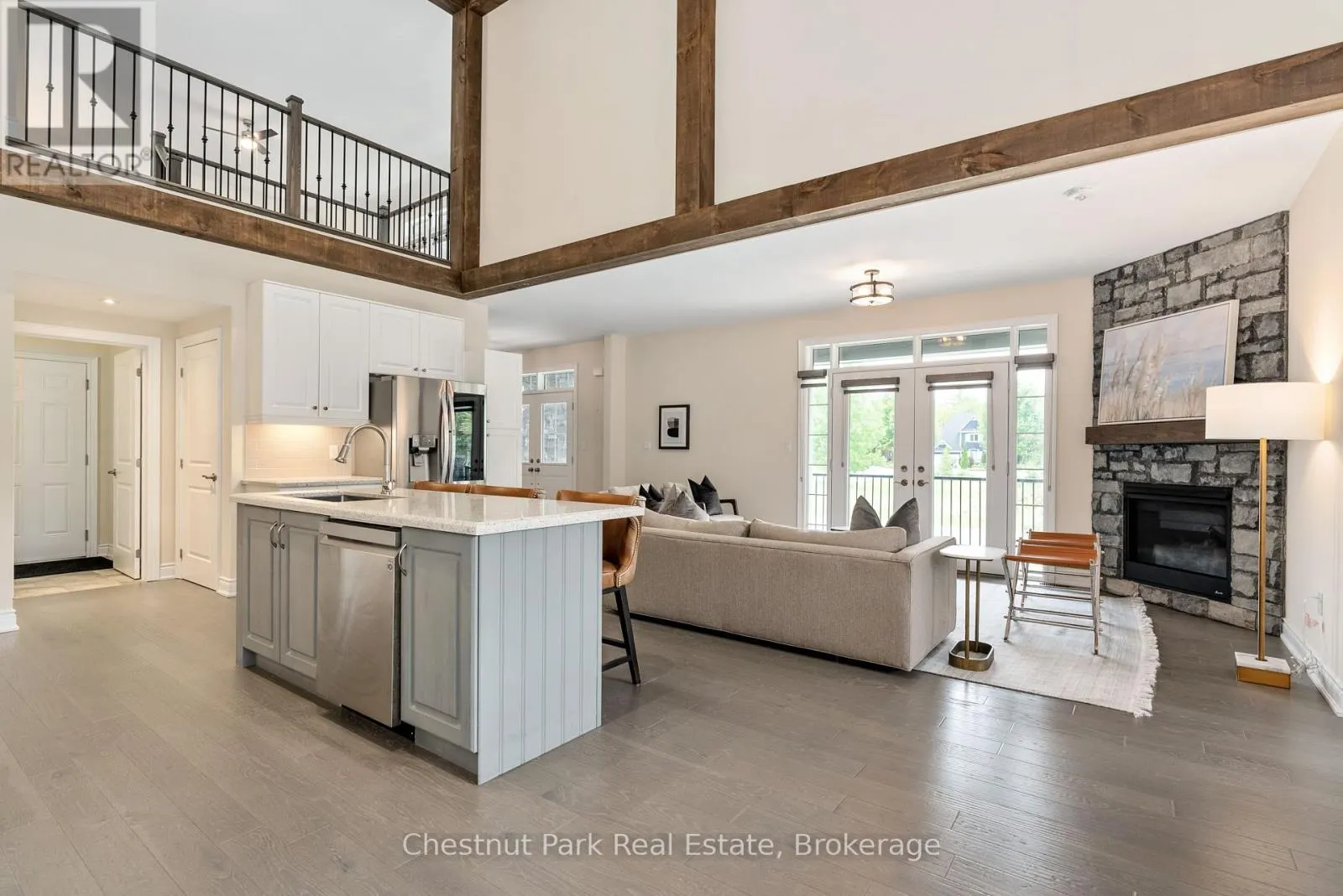 3 BAYPOINT COURT