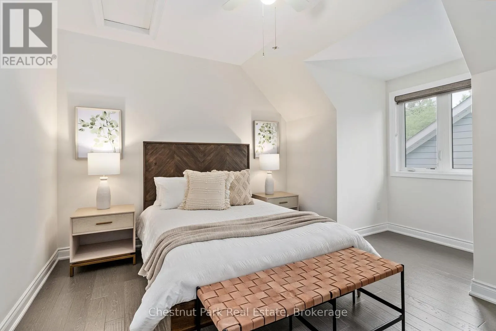 3 BAYPOINT COURT