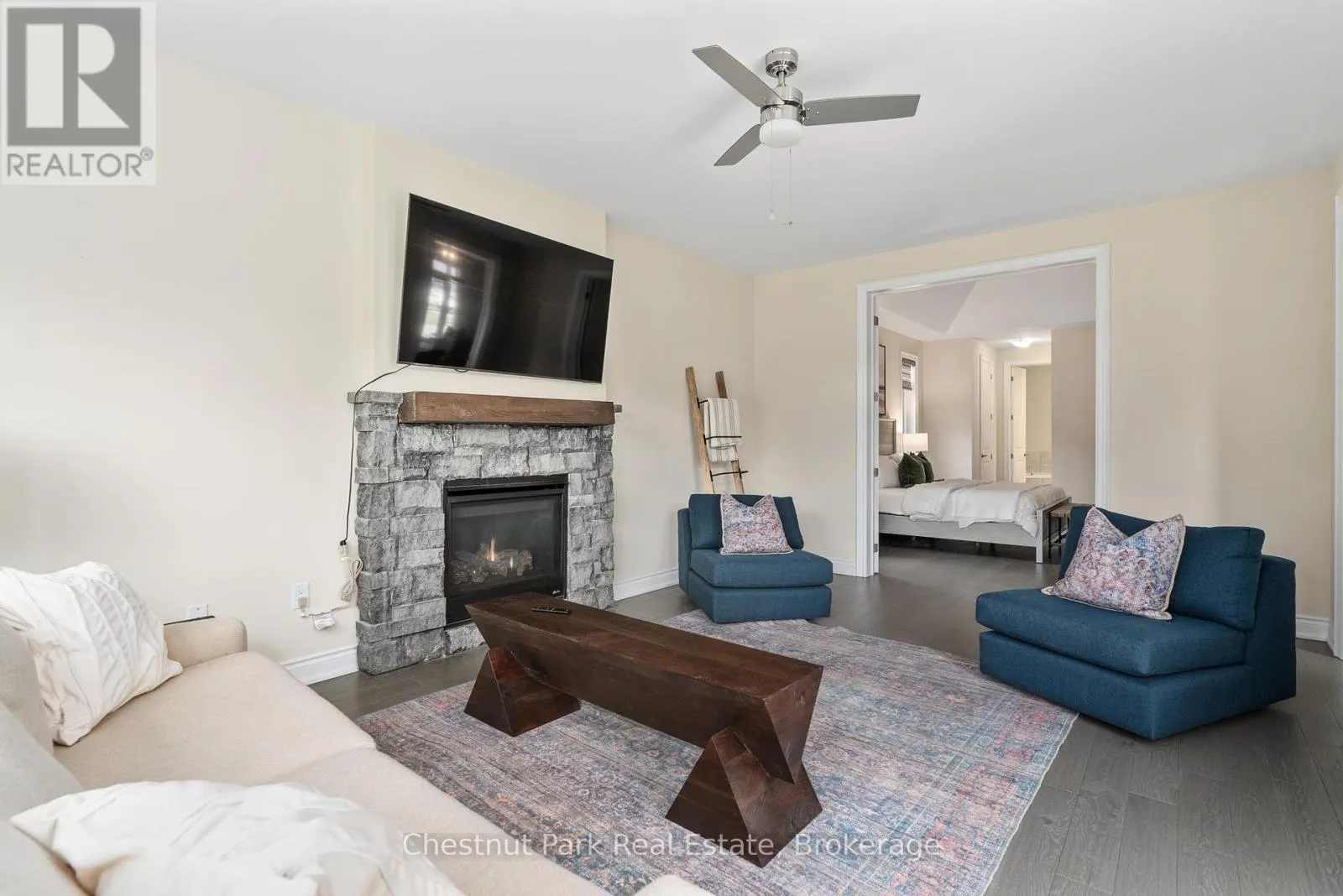 3 BAYPOINT COURT
