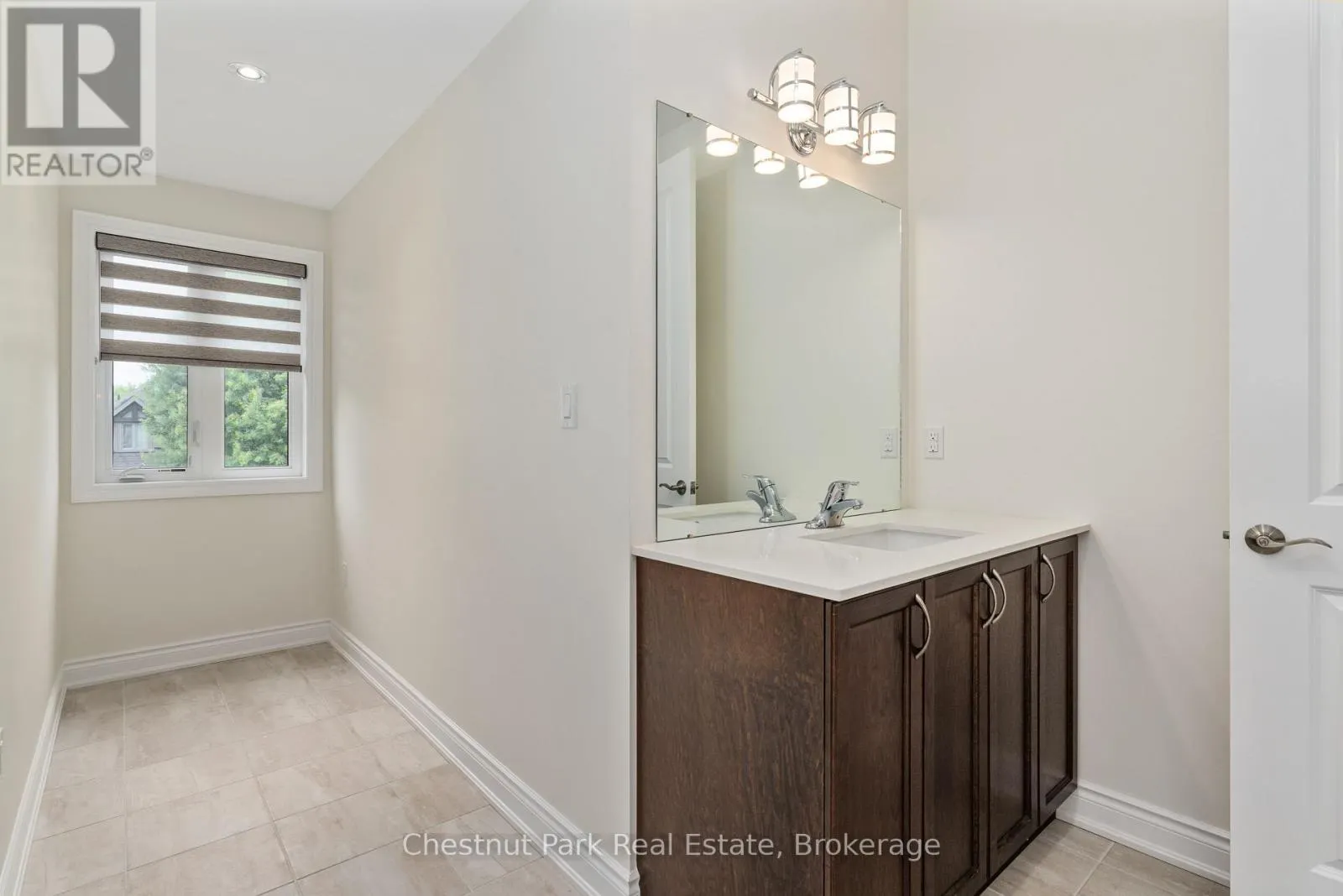 3 BAYPOINT COURT