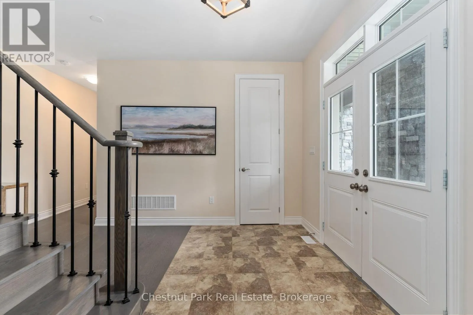 3 BAYPOINT COURT