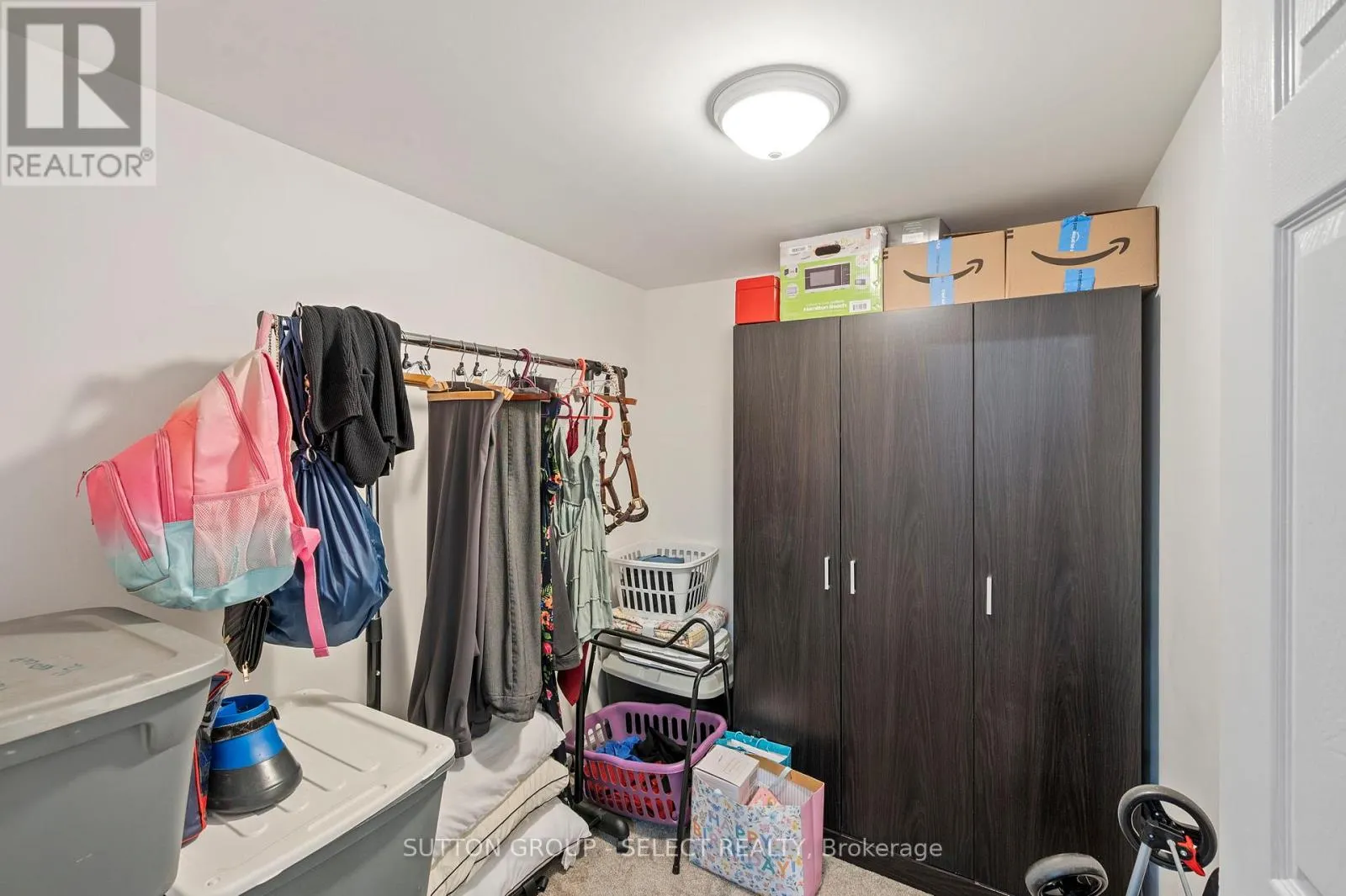 830 CRESTHAVEN CRESCENT
