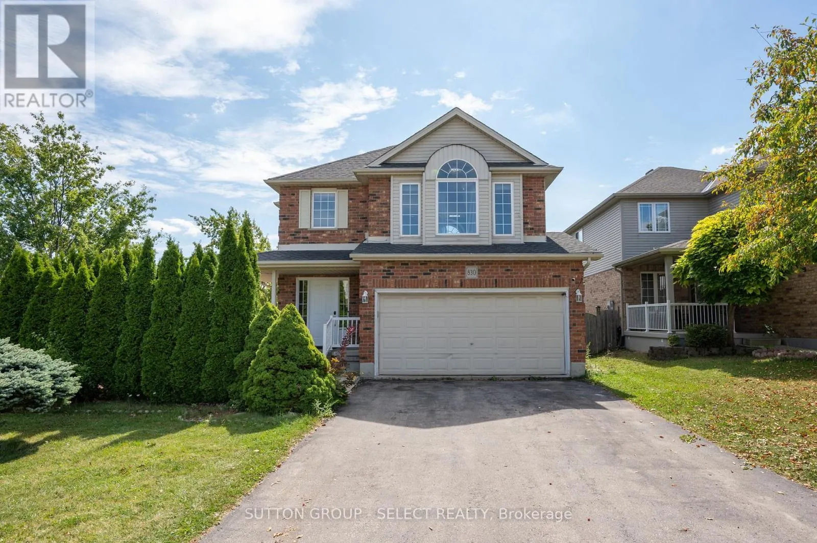 830 CRESTHAVEN CRESCENT
