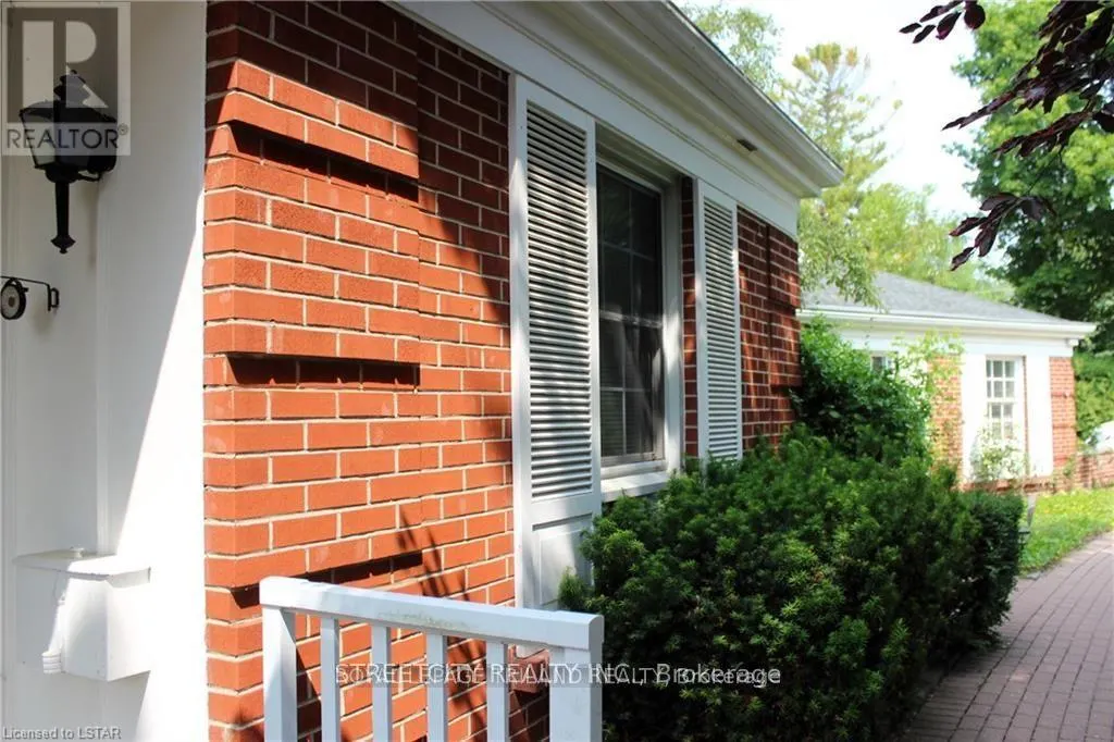 1517 GLOUCESTER ROAD