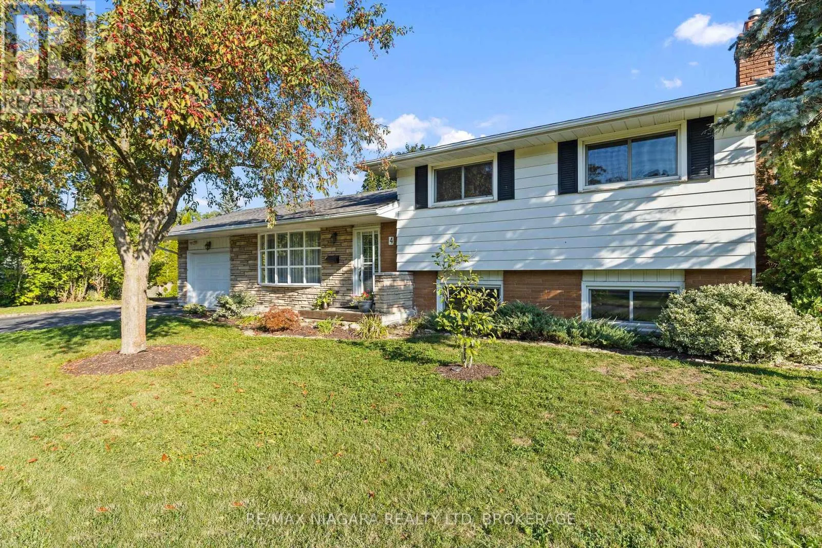 4 WILLOW STREET N