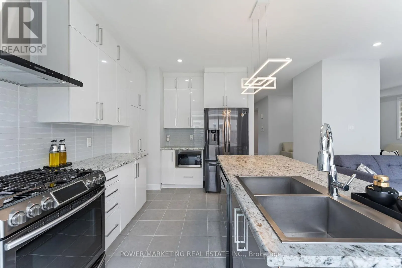 232 AQUARIUM AVENUE