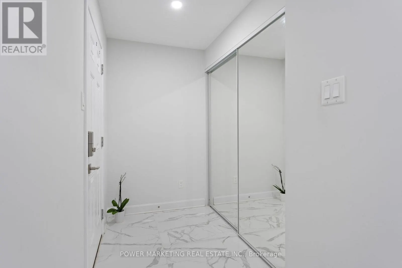 232 AQUARIUM AVENUE
