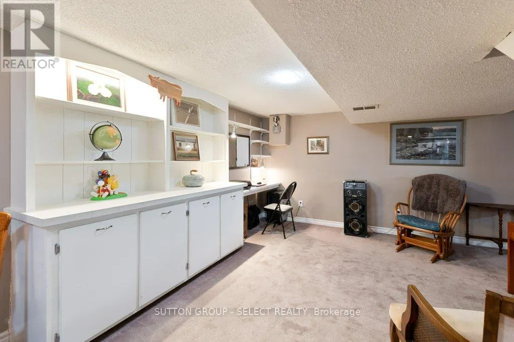 714 SPRINGBANK DRIVE