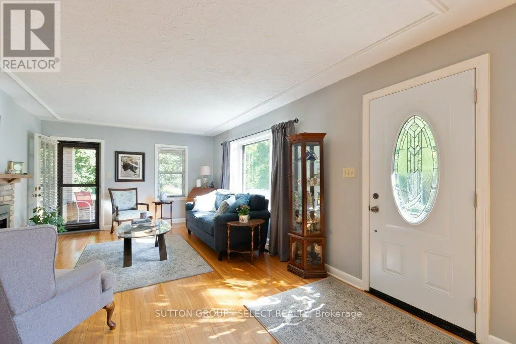 714 SPRINGBANK DRIVE