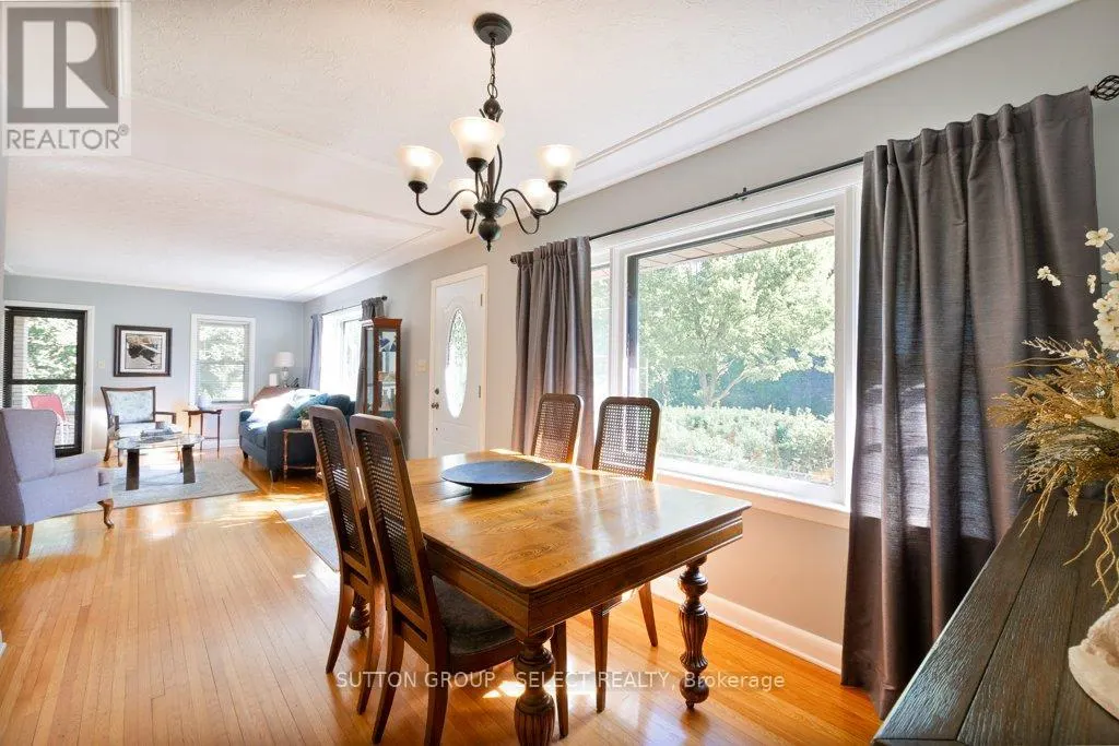 714 SPRINGBANK DRIVE