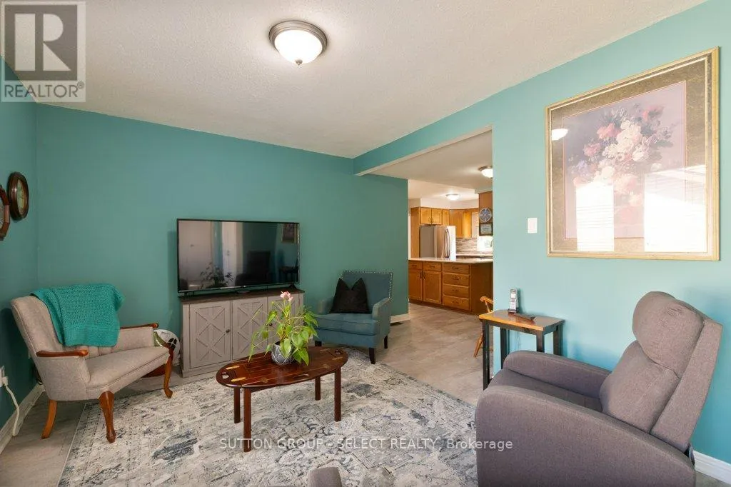 714 SPRINGBANK DRIVE