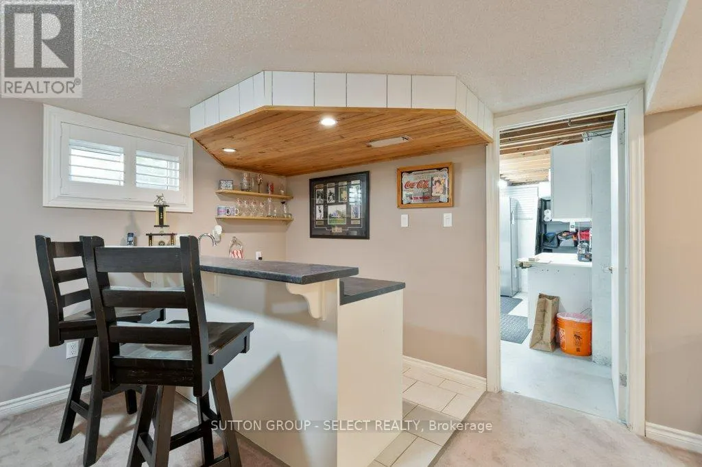 714 SPRINGBANK DRIVE