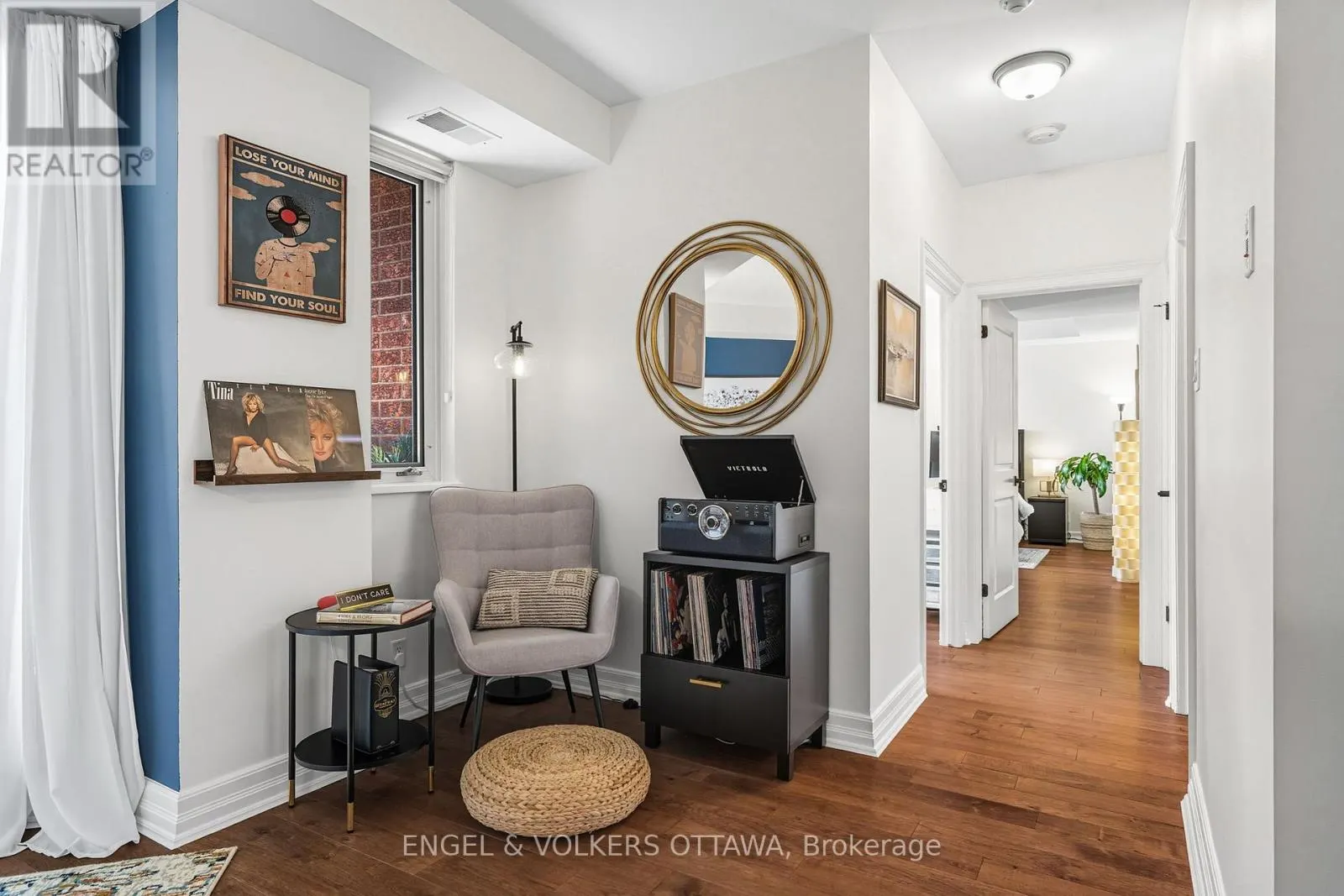 403 - 320 MCLEOD STREET