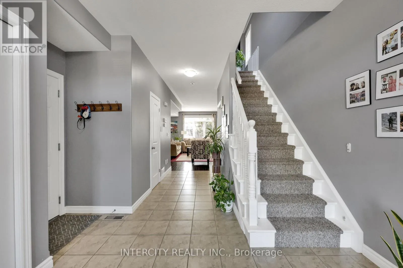 82 MOLENGRAAF WAY