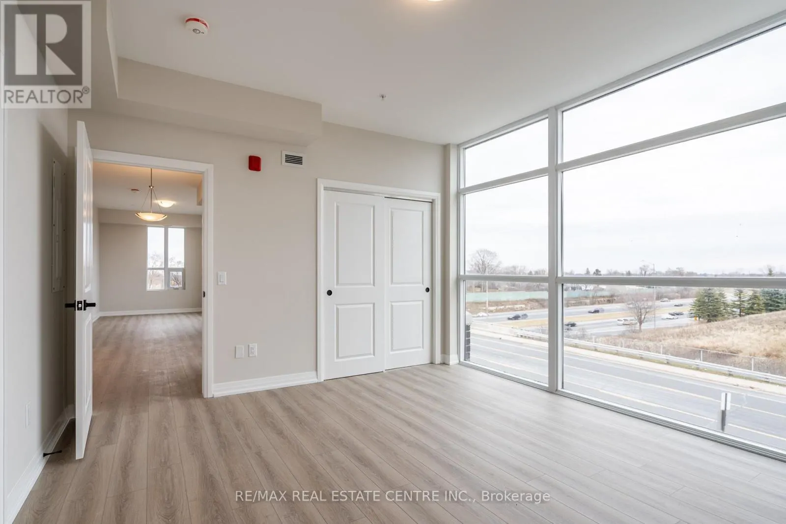 302 - 120 SPRINGVALLEY CRESCENT