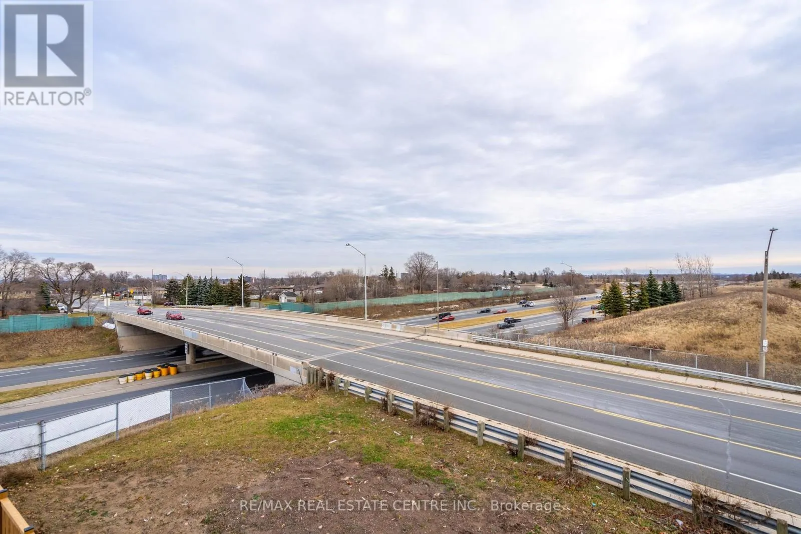 302 - 120 SPRINGVALLEY CRESCENT