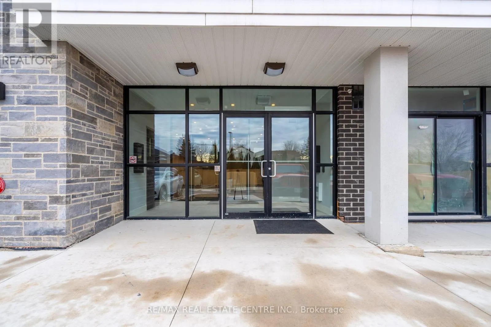 302 - 120 SPRINGVALLEY CRESCENT