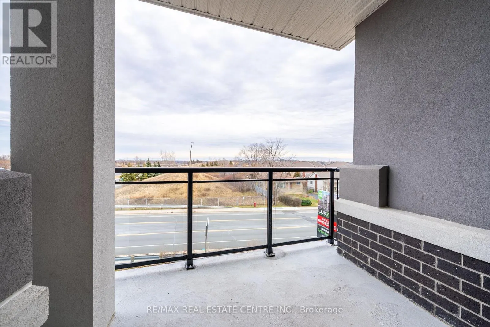 302 - 120 SPRINGVALLEY CRESCENT