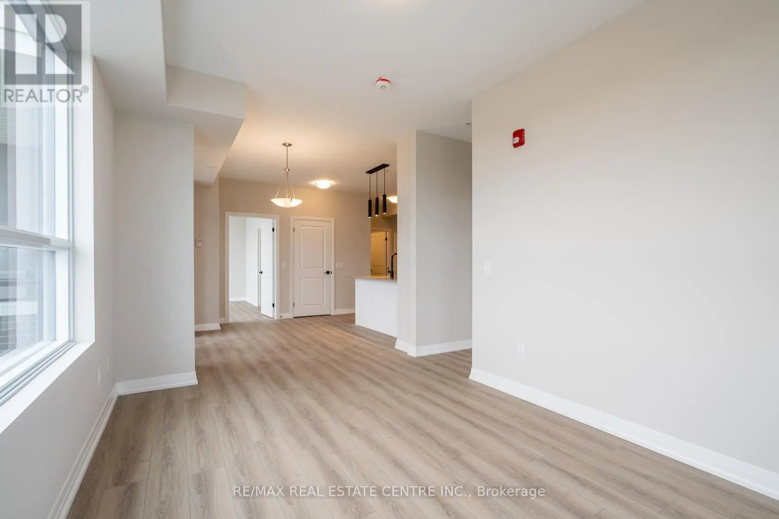 302 - 120 SPRINGVALLEY CRESCENT