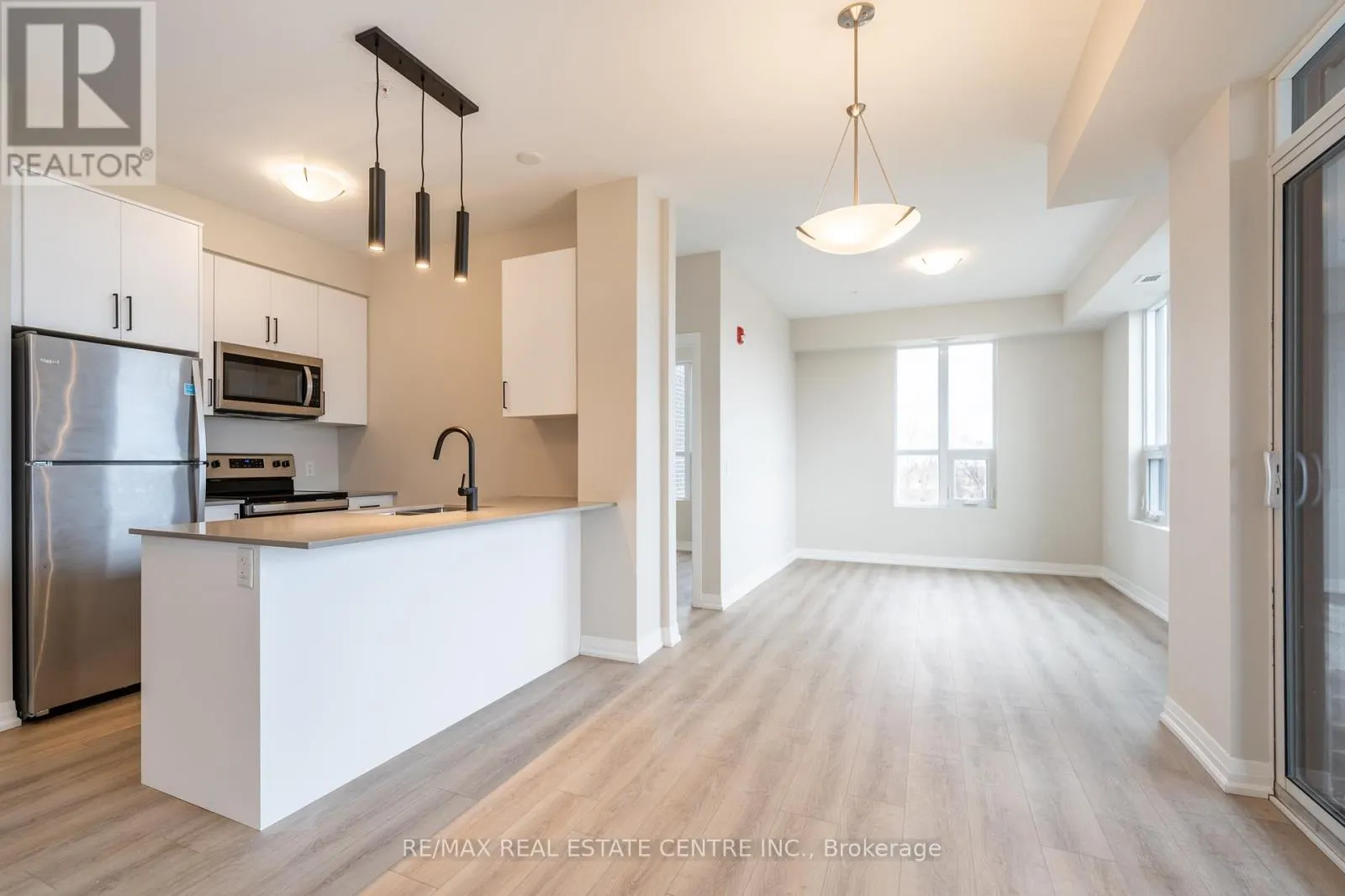 302 - 120 SPRINGVALLEY CRESCENT