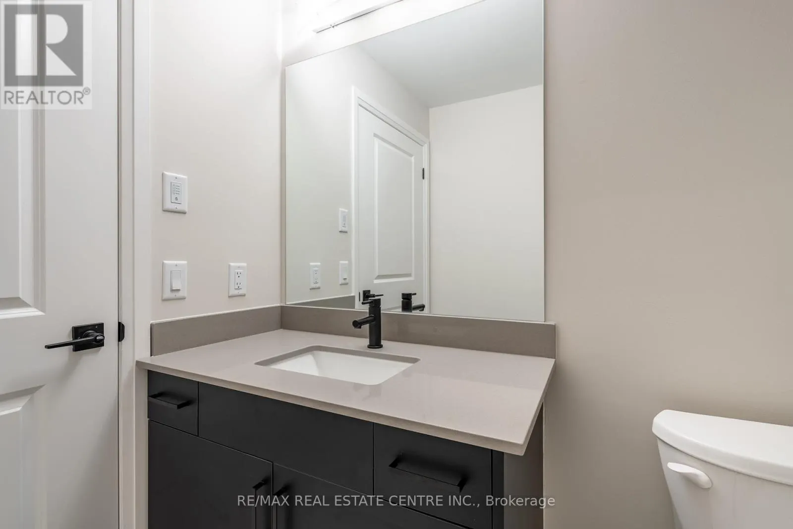 302 - 120 SPRINGVALLEY CRESCENT