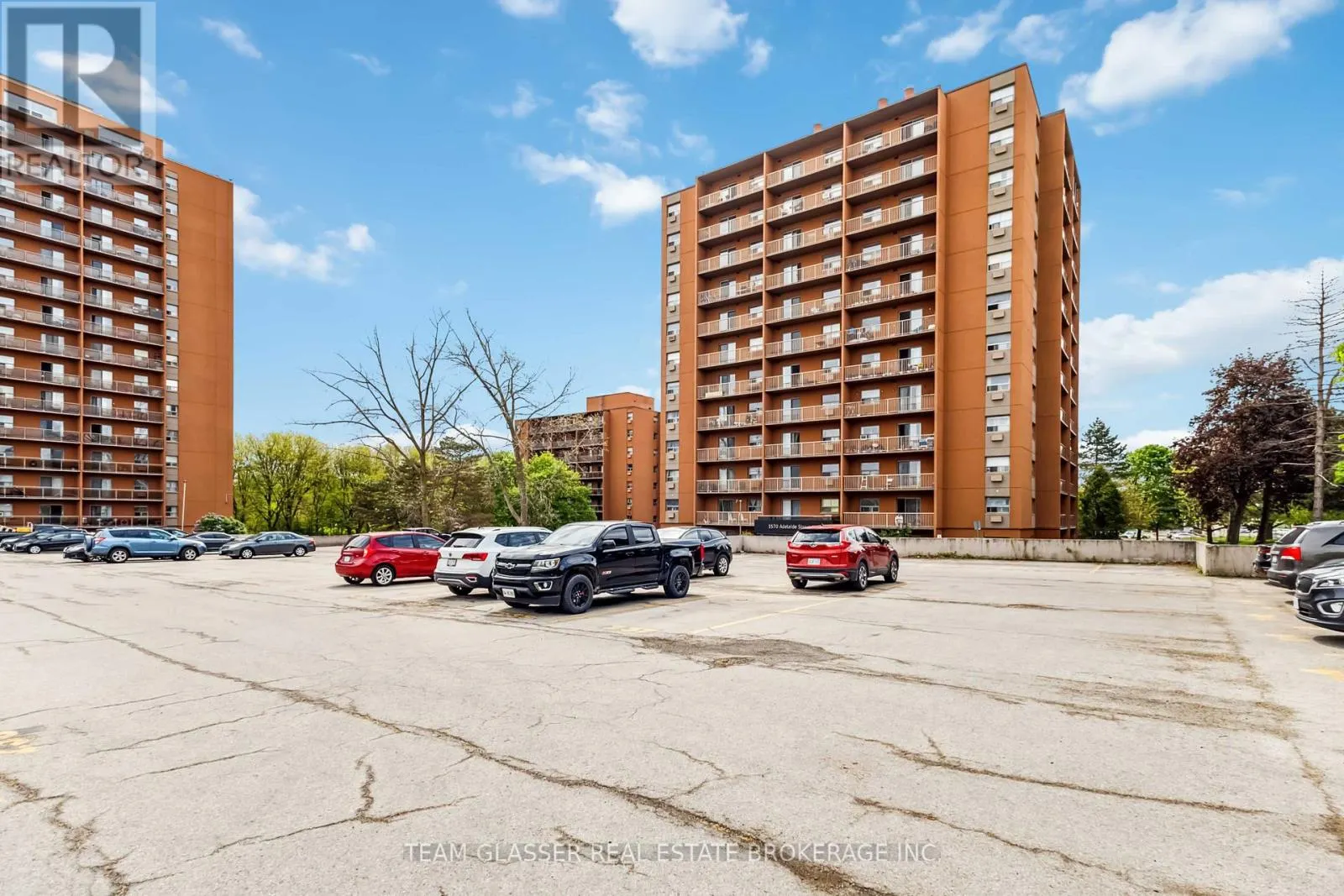 395 - 1580 ADELAIDE STREET N, #395