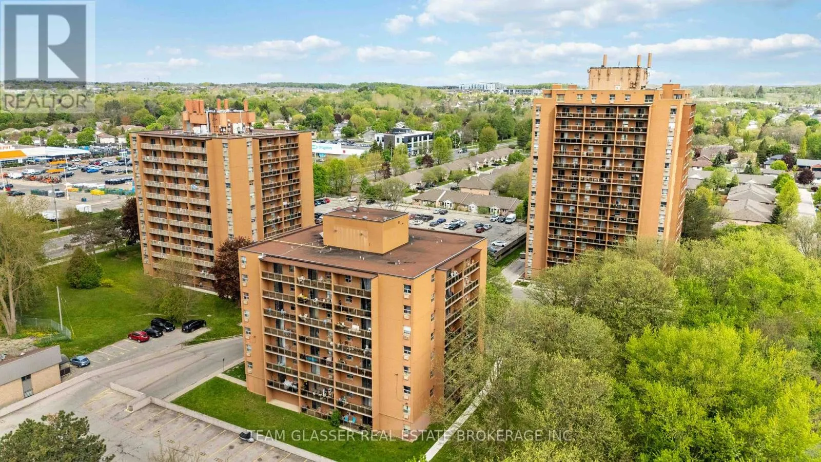 395 - 1580 ADELAIDE STREET N, #395