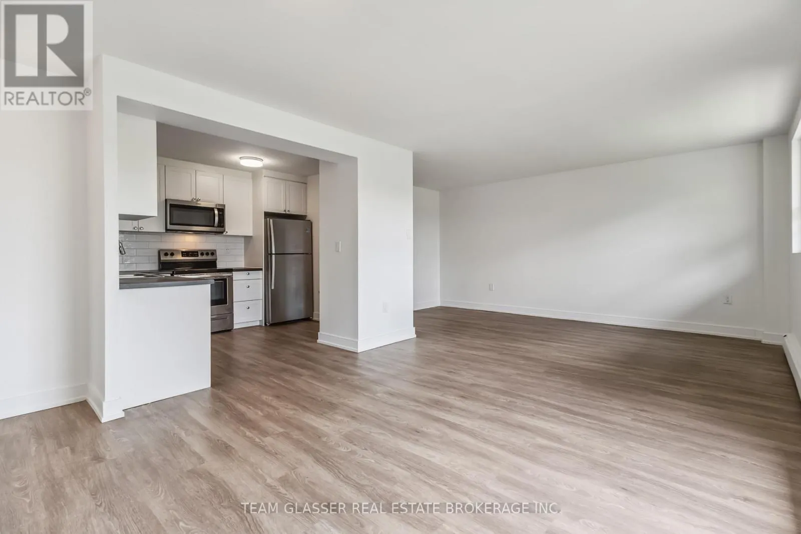 395 - 1580 ADELAIDE STREET N, #395