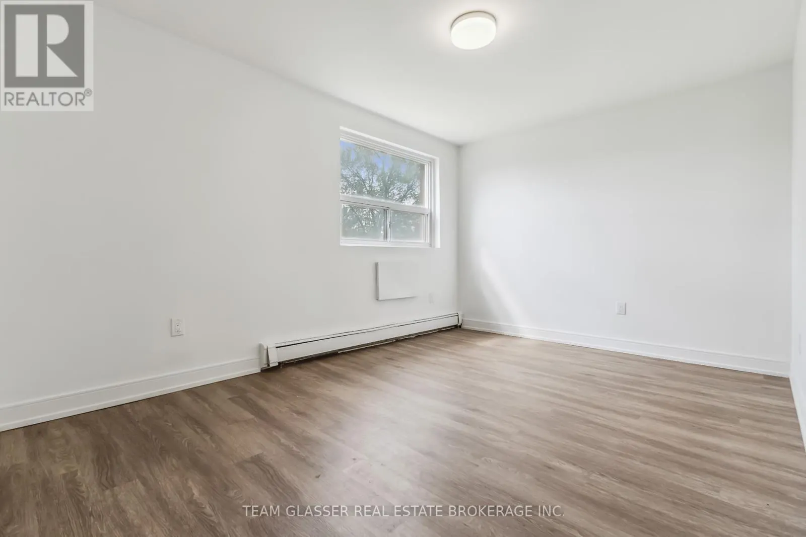 395 - 1580 ADELAIDE STREET N, #395