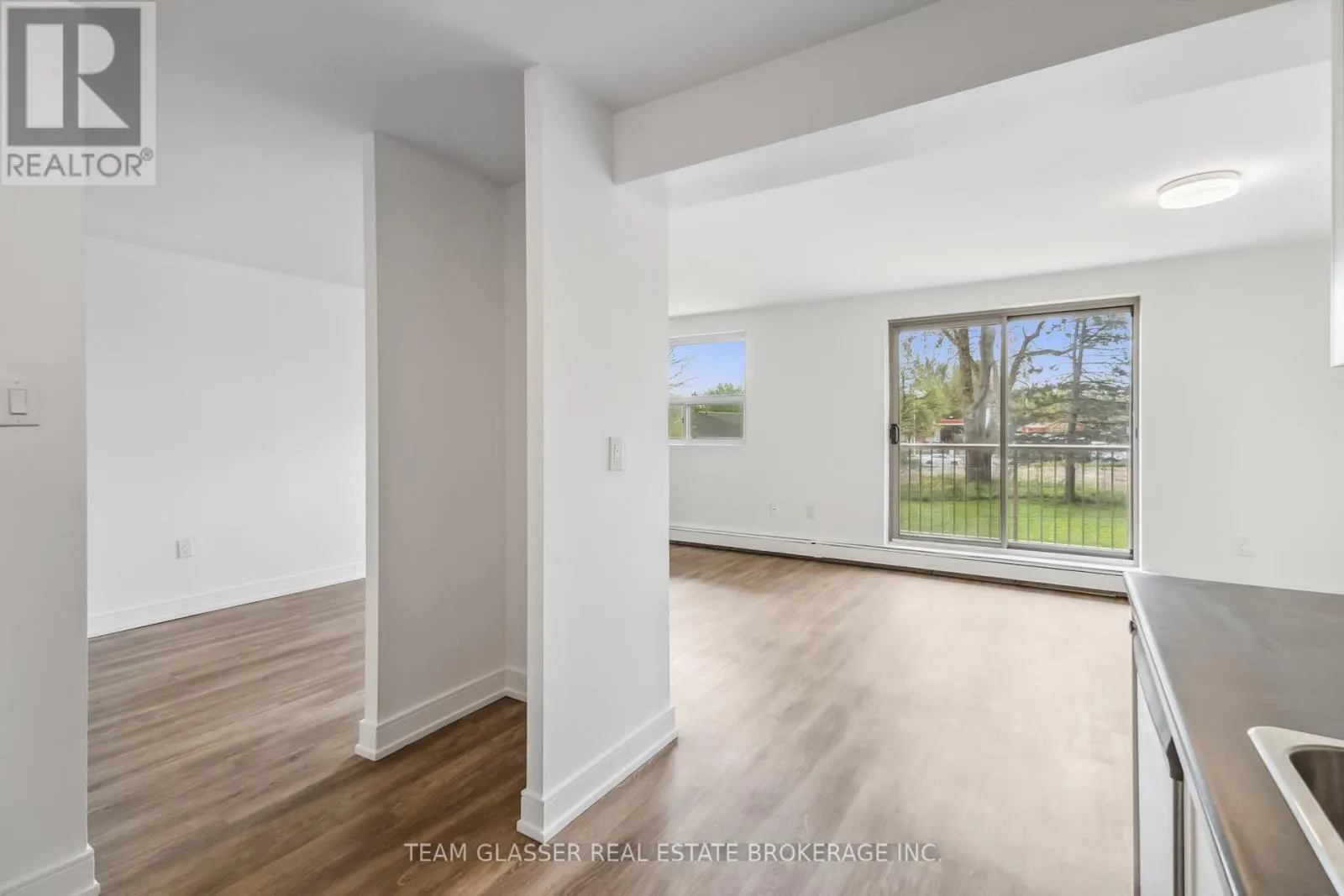 395 - 1580 ADELAIDE STREET N, #395