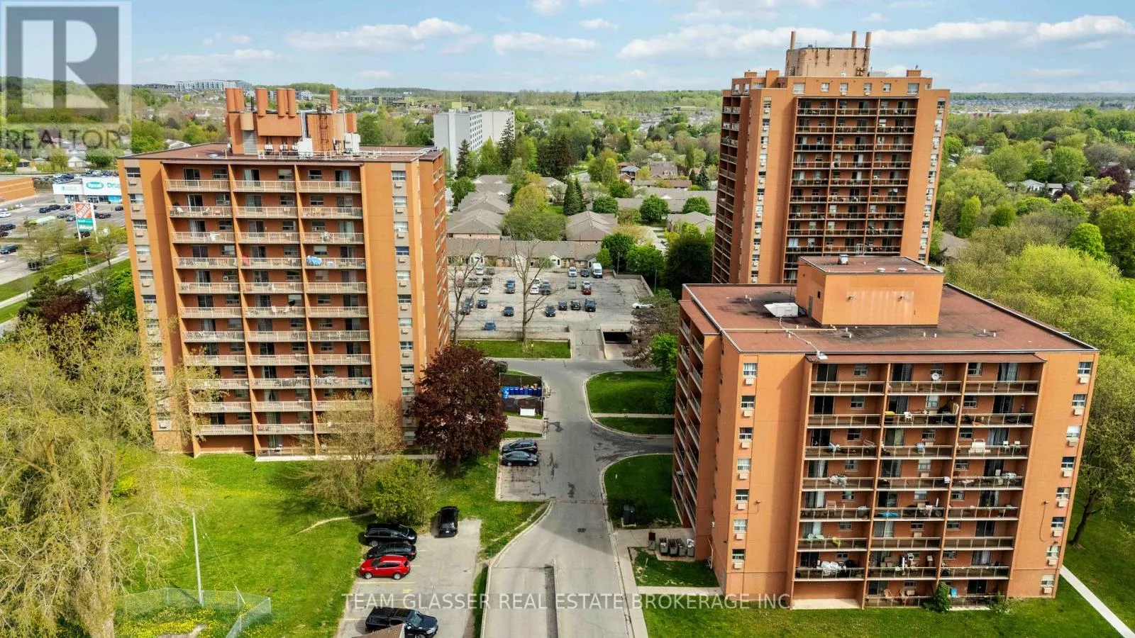 395 - 1580 ADELAIDE STREET N, #395