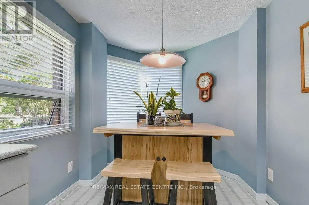 11 - 52 BLUE SPRINGS DRIVE